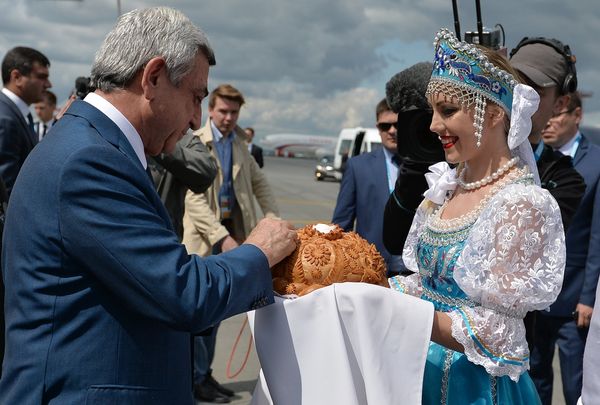 Прилёт в Уфу Президента Республики Армения Сержа Саргсяна Прилёт в Уфу Президента Республики Армения Сержа Саргсяна - Sputnik Армения
