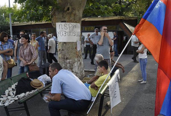 Протест против подорожания электроэнергии на площади Свободы - Sputnik Արմենիա