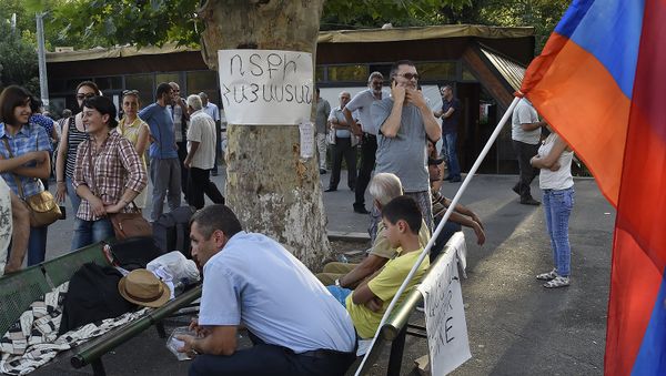Протест против подорожания электроэнергии на площади Свободы - Sputnik Армения