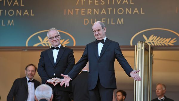 Генеральный директор Каннского кинофестиваля Тьерри Фремо, президент Каннского фестиваля Пьер Лескюр на красной дорожке перед премьерой фильма El Angel на 71-ом Каннском кинофестивале (11 мая 2018). Канны, Франция - Sputnik Армения