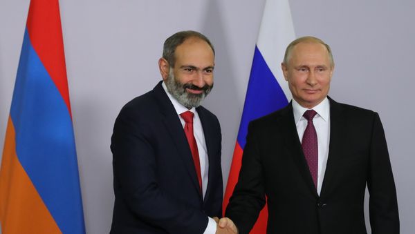 Встреча Президента России Владимира Путина и премьер-министра Армении Никола Пашиняна (14 мая 2018). Сочи - Sputnik Армения