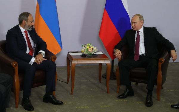 Встреча Президента России Владимира Путина и премьер-министра Армении Никола Пашиняна (14 мая 2018). Сочи - Sputnik Армения