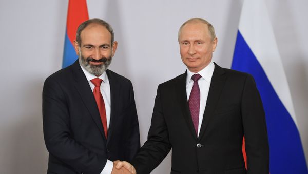 Встреча Президента России Владимира Путина и премьер-министра Армении Никола Пашиняна (14 мая 2018). Сочи - Sputnik Армения