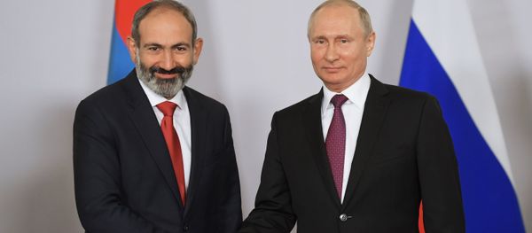 Встреча Президента России Владимира Путина и премьер-министра Армении Никола Пашиняна (14 мая 2018). Сочи - Sputnik Армения