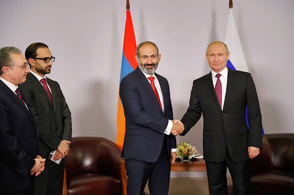 Встреча Президента России Владимира Путина и премьер-министра Армении Никола Пашиняна (14 мая 2018). Сочи - Sputnik Армения