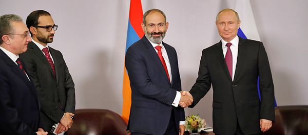 Встреча Президента России Владимира Путина и премьер-министра Армении Никола Пашиняна (14 мая 2018). Сочи Встреча Президента России Владимира Путина и премьер-министра Армении Никола Пашиняна (14 мая 2018). Сочи - Sputnik Армения