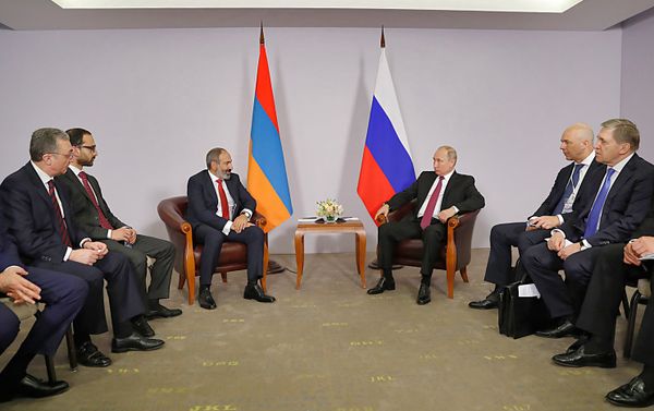 Встреча Президента России Владимира Путина и премьер-министра Армении Никола Пашиняна (14 мая 2018). Сочи - Sputnik Армения