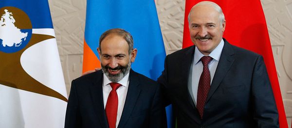 Премьер-министр Армении Никол Пашинян и Президент Беларуси Александр Лукашенко на саммите ЕАЭС (14 мая 2018). Сочи - Sputnik Արմենիա