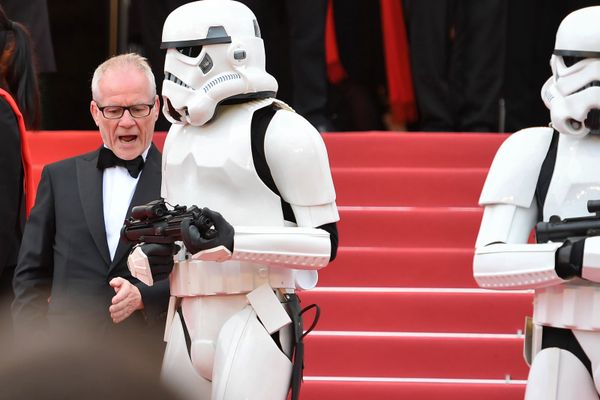 Генеральный директор Каннского кинофестиваля Тьерри Фремо на красной дорожке 71-го Каннского кинофестиваля перед премьерой фильма Хан Соло. Звёздные войны: Истории (Solo: A Star Wars Story) (15 мая 2018). Канны, Франция Генеральный директор Каннского кинофестиваля Тьерри Фремо на красной дорожке 71-го Каннского кинофестиваля перед премьерой фильма Хан Соло. Звёздные войны: Истории (Solo: A Star Wars Story) (15 мая 2018). Канны, Франция - Sputnik Армения