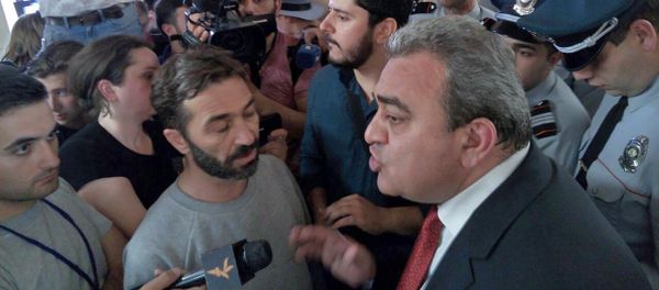Ситуация в Мэрии Еревана (16 мая 2018) - Sputnik Արմենիա