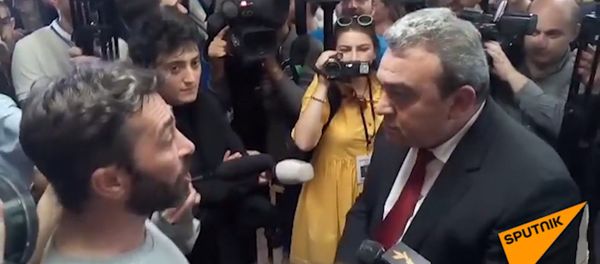 Активисты требуют отставки градоначальника Тарона Маркаряна - Sputnik Армения