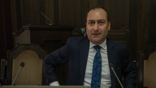 Министр юстиции Армении Артак Зейналян на заседании правительства (17 мая 2018). Еревaн - Sputnik Армения