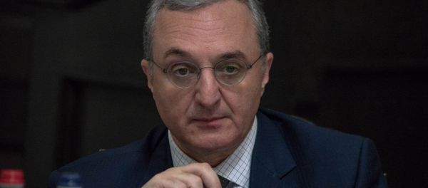 Министр иностранных дел Армении Зограб Мнацаканян на заседании правительства (17 мая 2018). Еревaн Министр иностранных дел Армении Зограб Мнацаканян на заседании правительства (17 мая 2018). Еревaн - Sputnik Армения