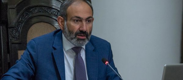 Премьер-министр Армении Никол Пашинян на заседании правительства (17 мая 2018). Еревaн - Sputnik Армения