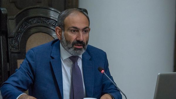 Премьер-министр Армении Никол Пашинян на заседании правительства (17 мая 2018). Еревaн - Sputnik Армения