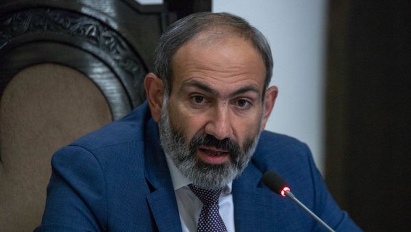 Премьер-министр Армении Никол Пашинян на заседании правительства (17 мая 2018). Еревaн - Sputnik Армения