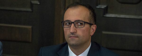 Министр здравоохранения Армении Арсен Торосян на заседании правительства (17 мая 2018). Еревaн - Sputnik Армения