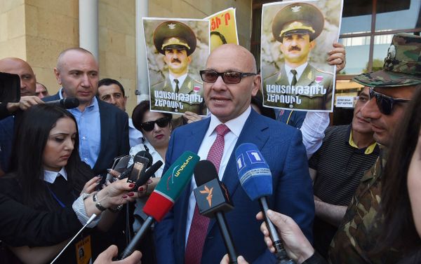 Председатель Уголовной палаты Кассационного суда Армении Сержик Аветисян на встрече с активистами (18 мая 2018). Еревaн Председатель Уголовной палаты Кассационного суда Армении Сержик Аветисян на встрече с активистами (18 мая 2018). Еревaн - Sputnik Армения