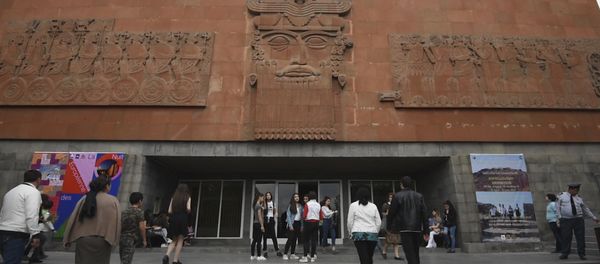Как прошла "Ночь музеев" в Музее Эребуни в Ереване Как прошла "Ночь музеев" в Музее Эребуни в Ереване - Sputnik Армения