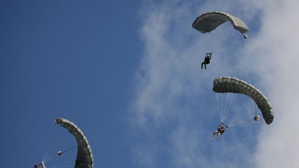 Парашютисты - Sputnik Армения