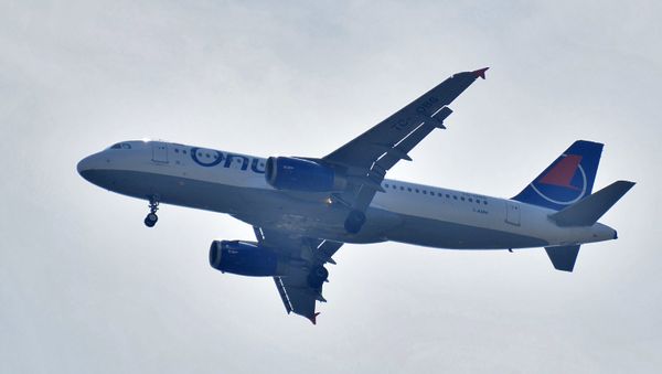 Самолет Airbus A-320 турецкой авиакомпании OnurAir - Sputnik Армения