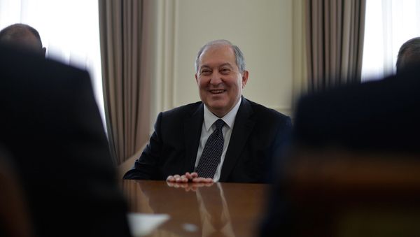 Президент Армении Армен Саркисян принял председателя Палаты представителей Республики Кипр Деметриса Силуриса (21 мая 2018). Еревaн - Sputnik Армения