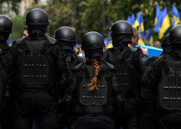 Фотография Косичка (Police pigtail) Сергея Гапона (Беларусь). Главные новости, одиночные фотографии. - Sputnik Армения