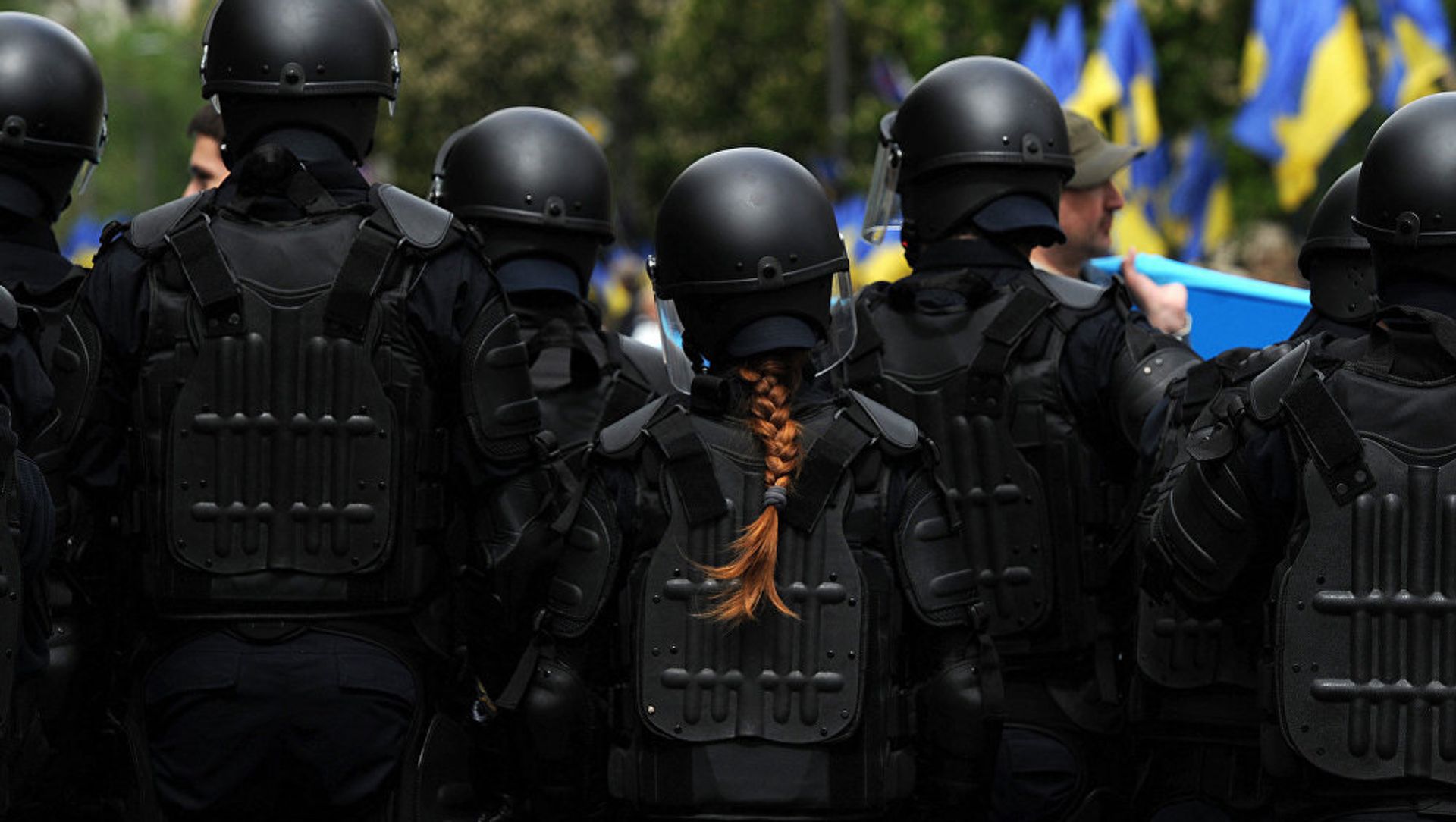Фотография Косичка (Police pigtail) Сергея Гапона (Беларусь). Главные новости, одиночные фотографии. Фотография Косичка (Police pigtail) Сергея Гапона (Беларусь). Главные новости, одиночные фотографии. - Sputnik Армения, 1920, 08.03.2021