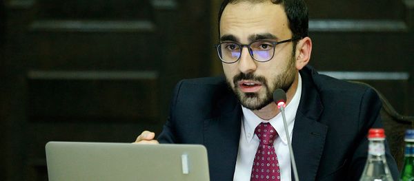 Вице-премьер Тигран Авинян на внеочередном заседании правительства Армении (22 мая 2018). Еревaн - Sputnik Արմենիա