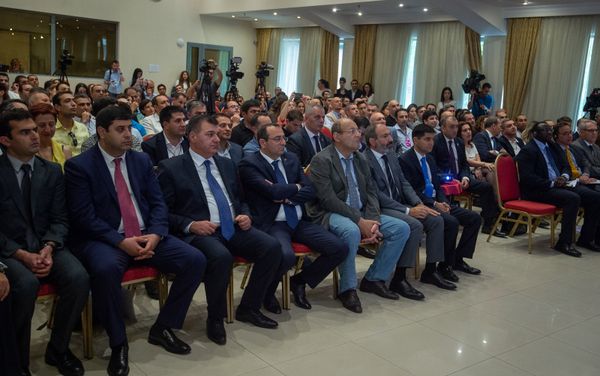 Встреча премьер-министра Никола Пашиняна с IT-специалистами (23 мая 2018). Еревaн - Sputnik Армения