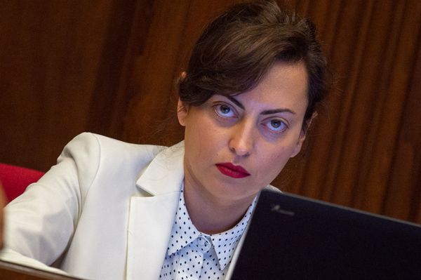 Назад в будущее? О чем заставляют задуматься дважды щедрые губернаторы новой Армении Назад в будущее? О чем заставляют задуматься дважды щедрые губернаторы новой Армении - Sputnik Армения