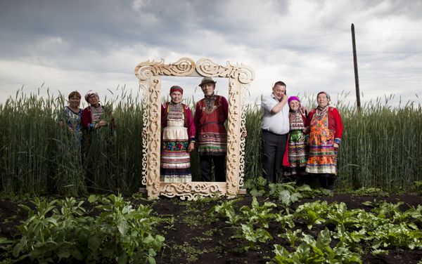 Снимок Уральские марийцы. Народный костюм (Russia. Marii El dwellers in the Ural region wear folk suits) фотографа Федора Телкова. Портрет. Герой нашего времени, серии. Снимок Уральские марийцы. Народный костюм (Russia. Marii El dwellers in the Ural region wear folk suits) фотографа Федора Телкова. Портрет. Герой нашего времени, серии. - Sputnik Армения
