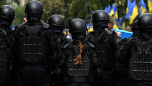 Фотография Косичка (Police pigtail) Сергея Гапона (Беларусь). Главные новости, одиночные фотографии. - Sputnik Армения
