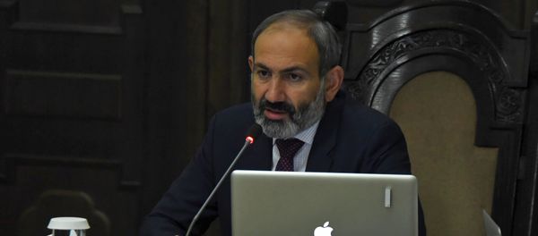 Премьер-министр Армении Никол Пашинян на заседании правительства Армении (24 мая 2018). Еревaн - Sputnik Արմենիա