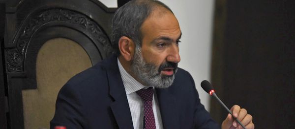 Премьер-министр Армении Никол Пашинян на заседании правительства Армении (24 мая 2018). Еревaн Премьер-министр Армении Никол Пашинян на заседании правительства Армении (24 мая 2018). Еревaн - Sputnik Армения