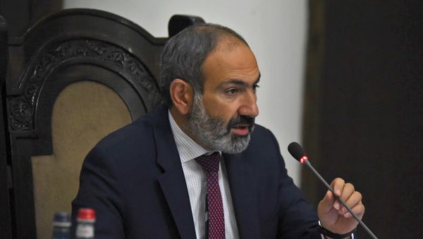 Премьер-министр Армении Никол Пашинян на заседании правительства Армении (24 мая 2018). Еревaн - Sputnik Արմենիա