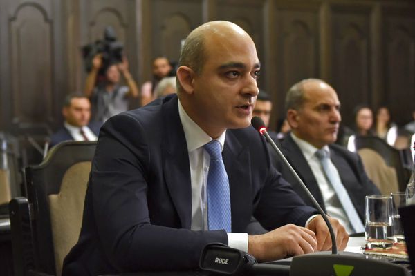 Ишхан Карапетян на заседании правительства Армении (24 мая 2018). Еревaн - Sputnik Армения