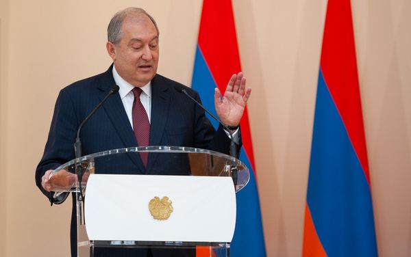Президент Армении Армен Саркисян во время вручения премий деятелям науки и искусства (24 мая 2018). Еревaн - Sputnik Армения