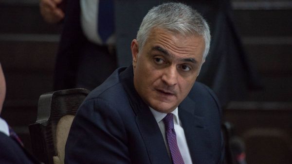 Вице-премьер Мгер Григорян на заседании правительства Армении (24 мая 2018). Еревaн - Sputnik Армения