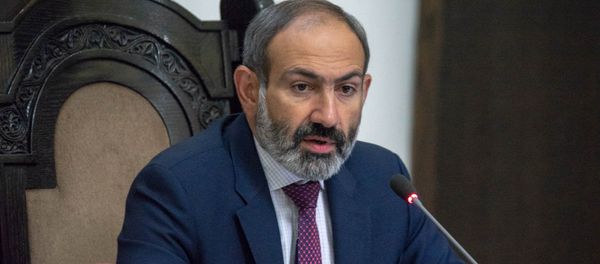 Премьер-министр Армении Никол Пашинян на заседании правительства Армении (24 мая 2018). Еревaн - Sputnik Армения