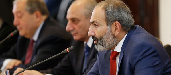 Премьер-министр Армени Никол Пашинян и глава Карабаха Бако Саакян Премьер-министр Армени Никол Пашинян и глава Карабаха Бако Саакян - Sputnik Армения