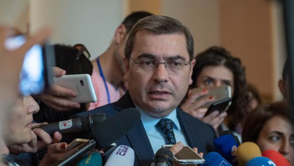 Беседа с журналистами председателя КГД Давида Ананяна после заседания правительства Армении (24 мая 2018). Еревaн - Sputnik Армения
