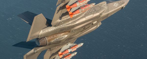 Истребитель-бомбардировщик пятого поколения F-35 - Sputnik Армения