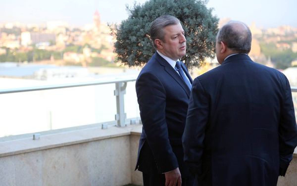 Президент Армении Армен Саркисян встретился с премьер-министром Грузии Георгием Квирикашвили (25 мая 2018). Тбилиси - Sputnik Армения