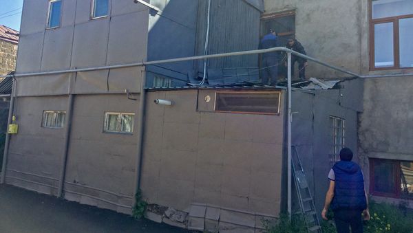Старое жилище семьи Мхитарян перед демонтажем, Гюмри - Sputnik Արմենիա
