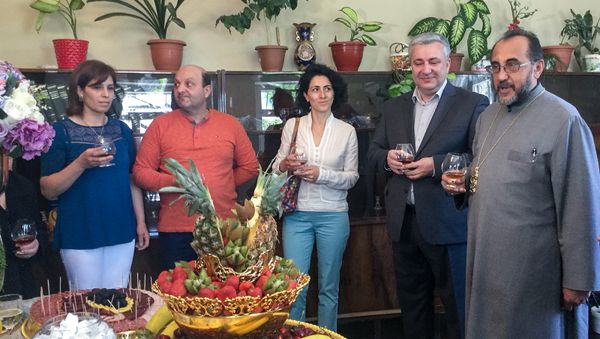 Новоселье семьи Мхитарян, Гюмри - Sputnik Արմենիա
