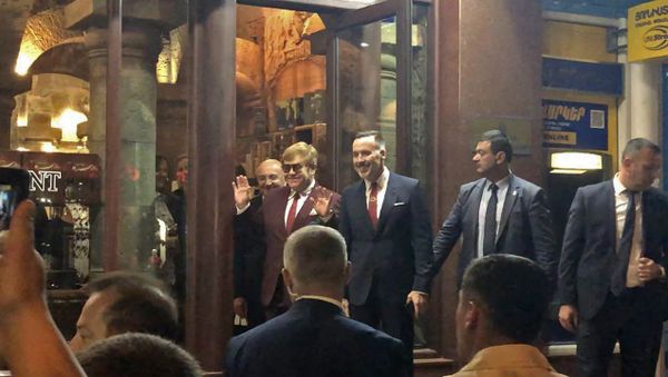 Элтон Джон после ужина с Президентом Арменом Саркисяном и премьер-министром Николом Пашиняном - Sputnik Армения
