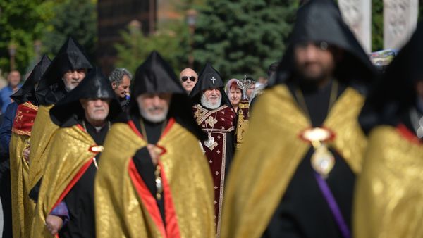 Католикос Гарегин второй во время благодарственной молитвы, приуроченной к 100-летию Первой республики (28 мая 2018). Эчмиадзин - Sputnik Արմենիա