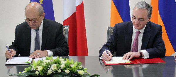 Главы МИД Армении и Франции Зограб Мнацаканян и Жан-Ив Ле Дриан - Sputnik Армения