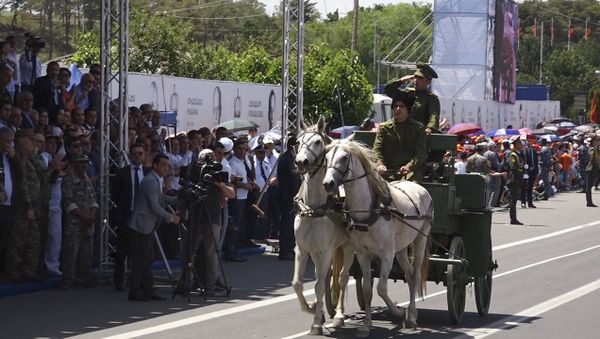 Военный парад к 100-летию провозглашения Первой Республики и Победы в Сардарапатском сражении - Sputnik Армения